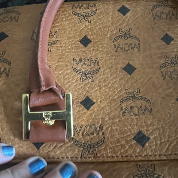 Mcm crossbody and wallet combo in pristine condition no callouts!!!!! - Picture 5 of 16